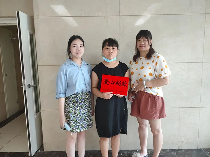 暖心慰問，進行中